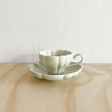 Load image into Gallery viewer, Le Bouquet Teacup and Saucer Set - Green