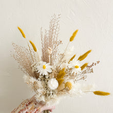 Load image into Gallery viewer, Mango Cheesecake Bouquet