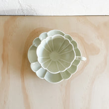 Load image into Gallery viewer, Le Bouquet Teacup and Saucer Set - Green