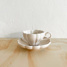 Load image into Gallery viewer, Le Bouquet Teacup and Saucer Set - Pale Pink