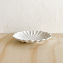 Load image into Gallery viewer, Blossom Oval Plate