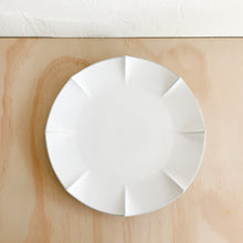 Load image into Gallery viewer, Plisse Plate Clay White