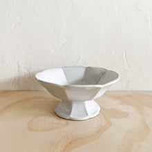 Load image into Gallery viewer, Eclore Footed Bowl