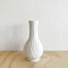 Load image into Gallery viewer, Pleats Vase - Slender Neck
