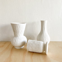 Load image into Gallery viewer, Pleats Vase - Footed
