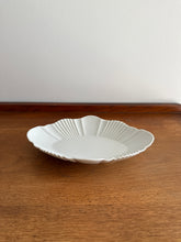 Load image into Gallery viewer, Pluie Oval Plate White
