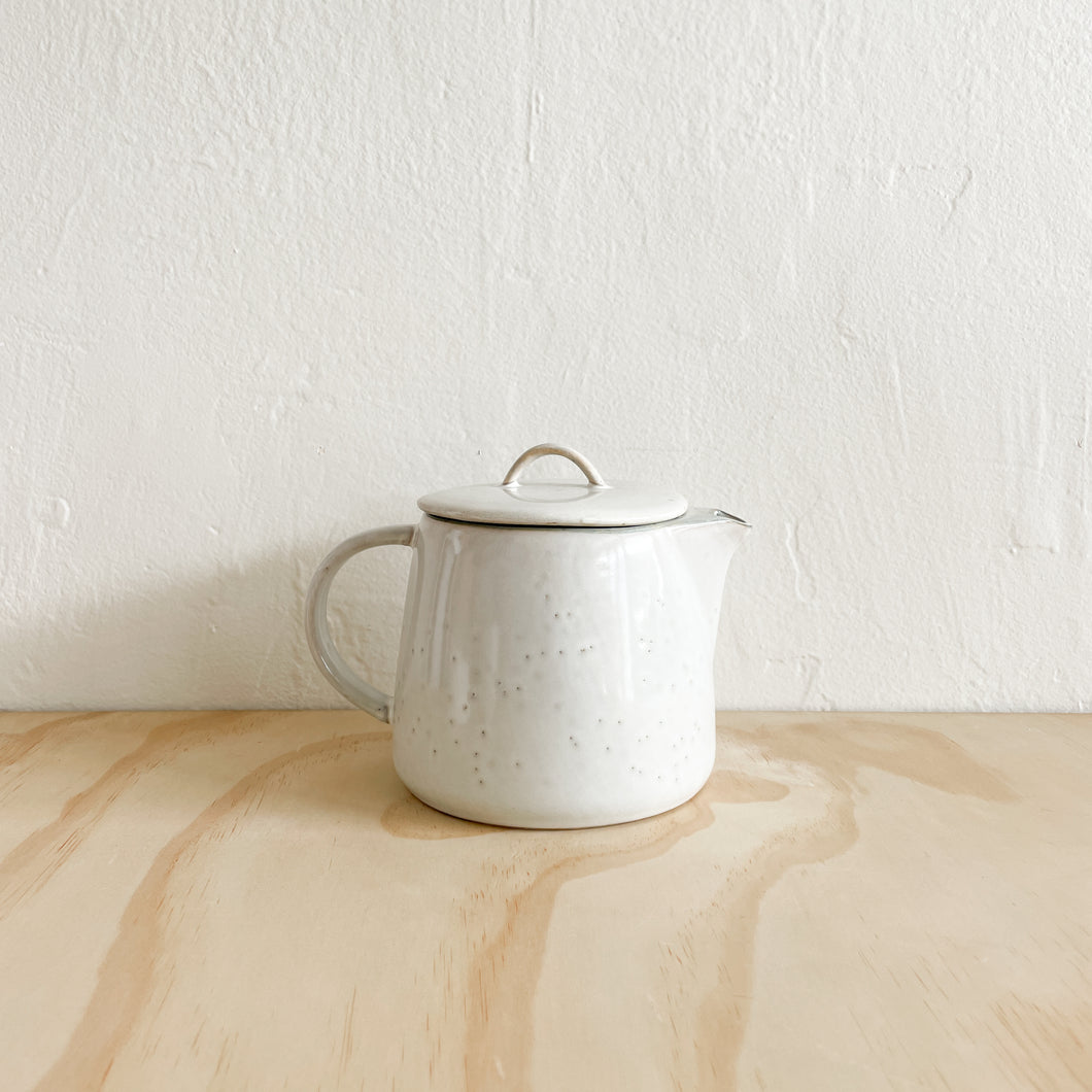 Nordic Sand Flat Lid Teapot