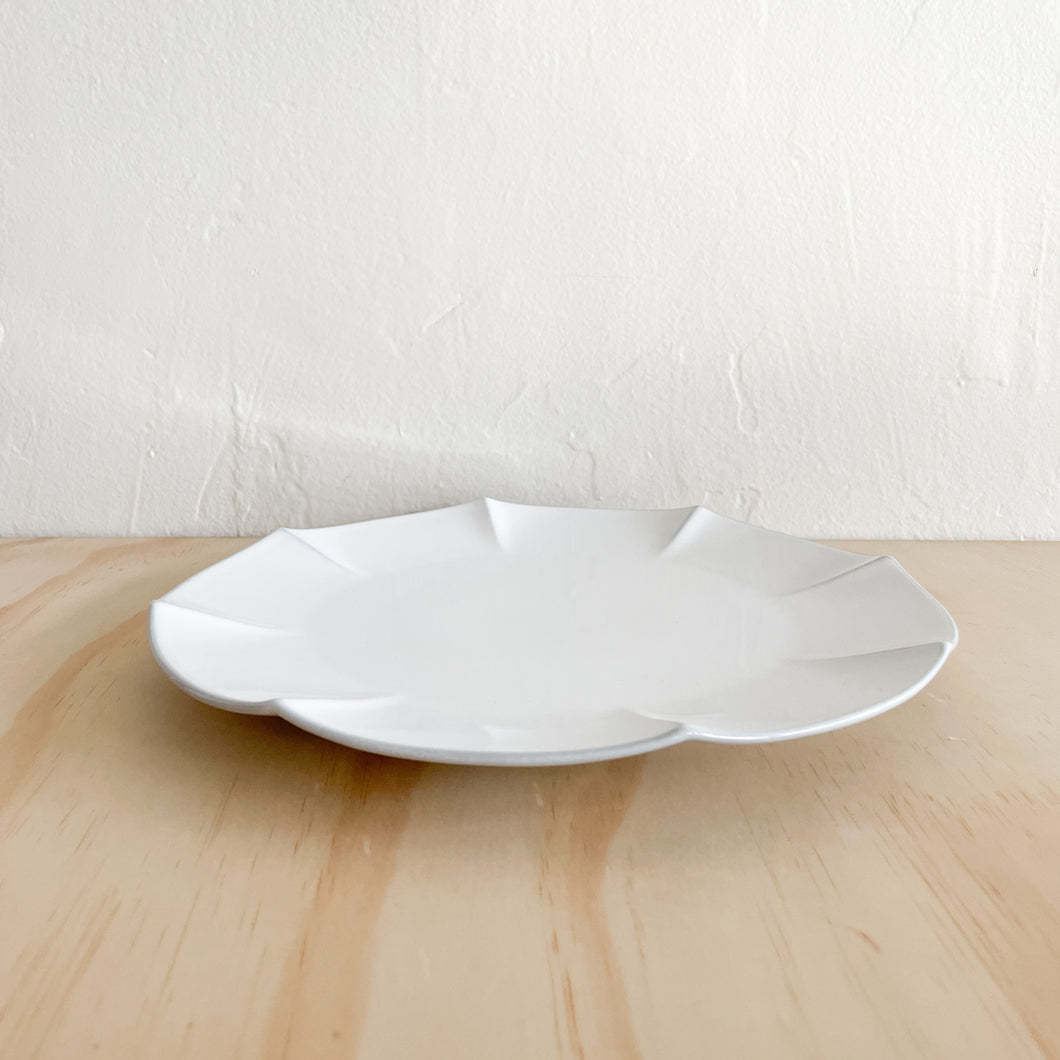 Plisse Plate Clay White